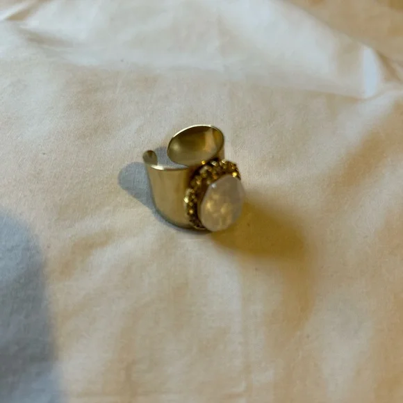 TOVA Sydney Gold Ring - Picture 2 of 3